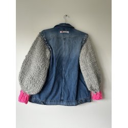 Upcycled denimjakke "Grey with a twist"